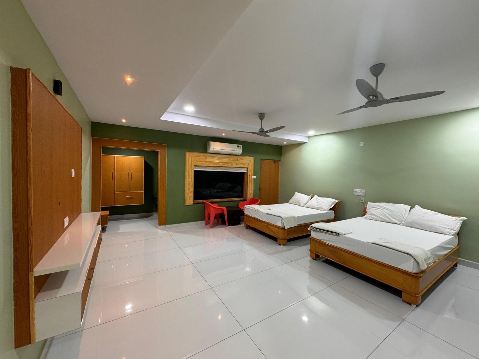 Yanam Resorts Exterior foto